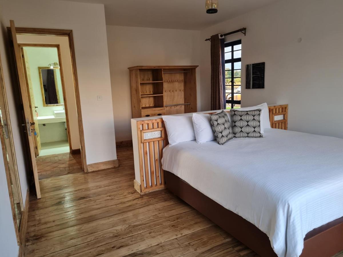 The Landing Nanyuki Cottages Exteriör bild