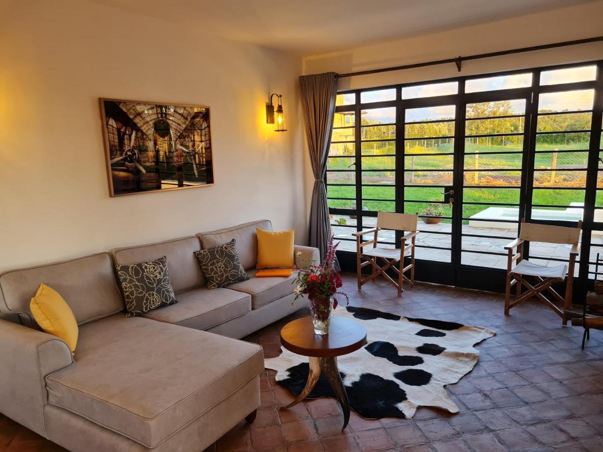 The Landing Nanyuki Cottages Exteriör bild