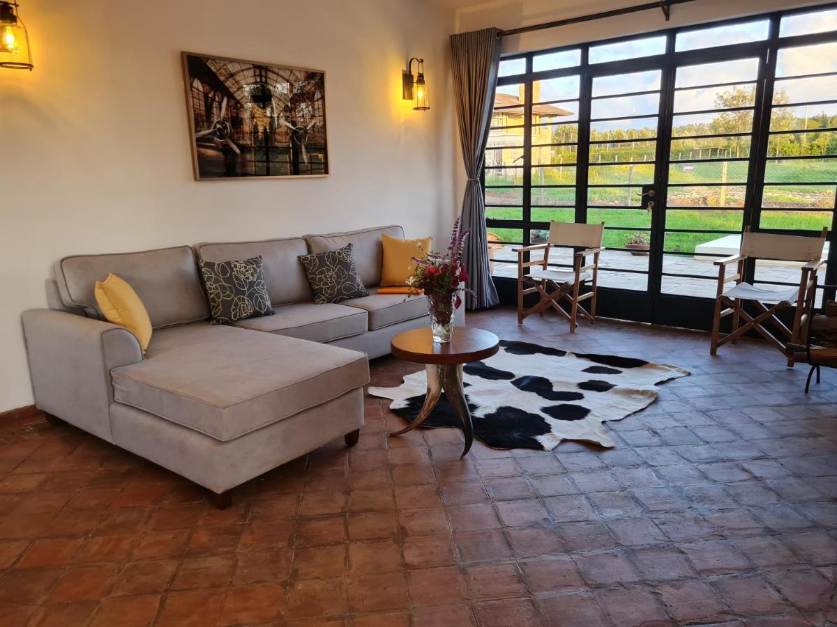 The Landing Nanyuki Cottages Exteriör bild
